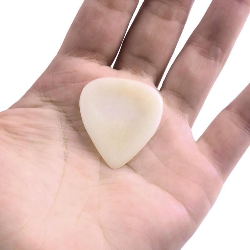30x33mm Electric Guitar Picks Ox Bone Guitar Finger Picks Guitar Plectrums Natural Guitar Ukulele Picks Guitar Accessory
