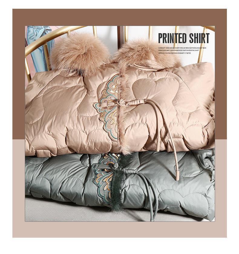 Mom's Fashionable Winter Down Jacket for Middle-Aged Women: Loose, Plus Size, Warm & Stylish Coat