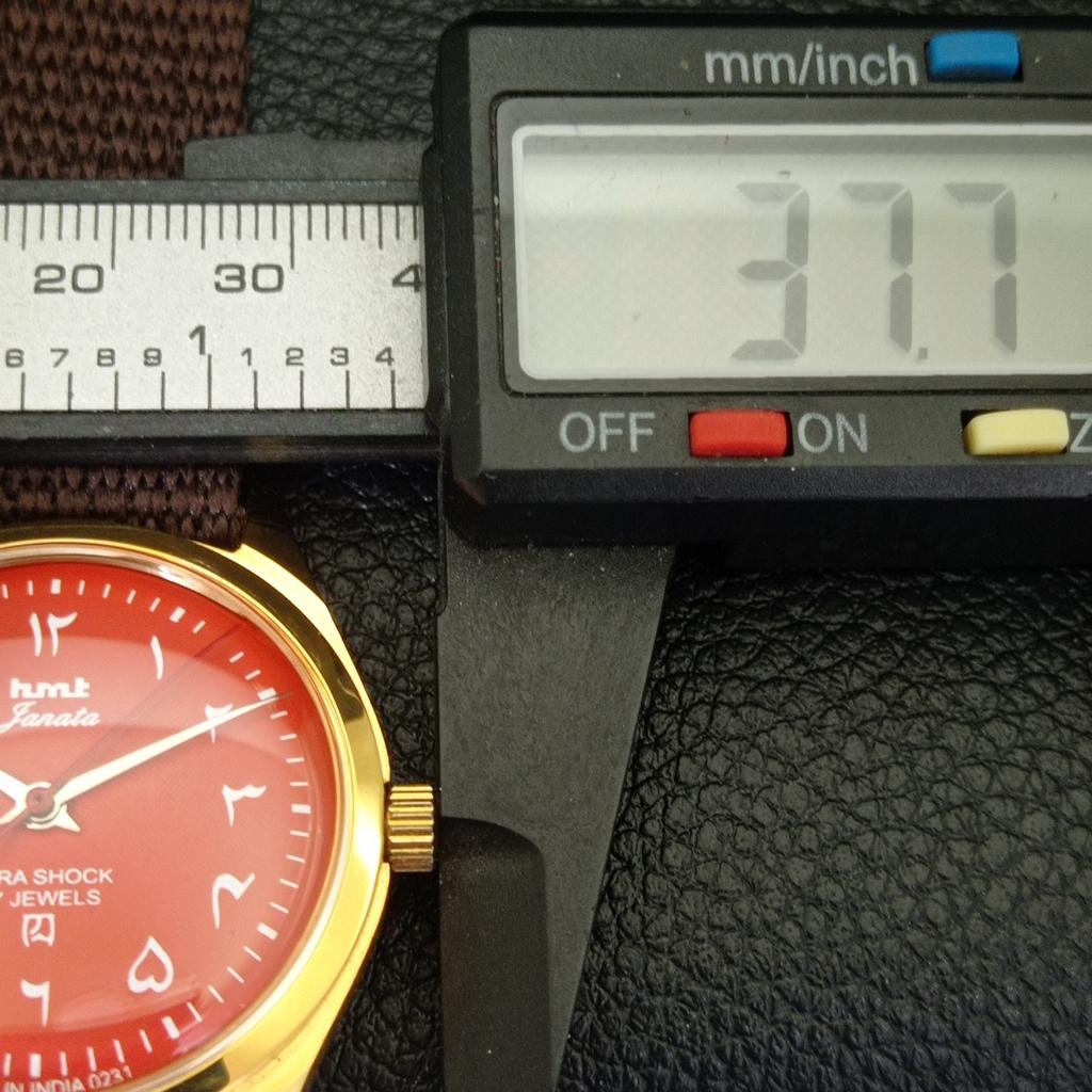 VINTAGE HMT JANATA HAND-WINDING INDIAN MENS RED COLOR DIAL WATCH A702083-5 R208-a702083