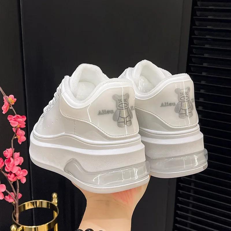 Little White Shoes Winter Korean Edition New Thick Sole Lace Up Sports Shoes Women Shoes Little Bear Casual Board Shoe
