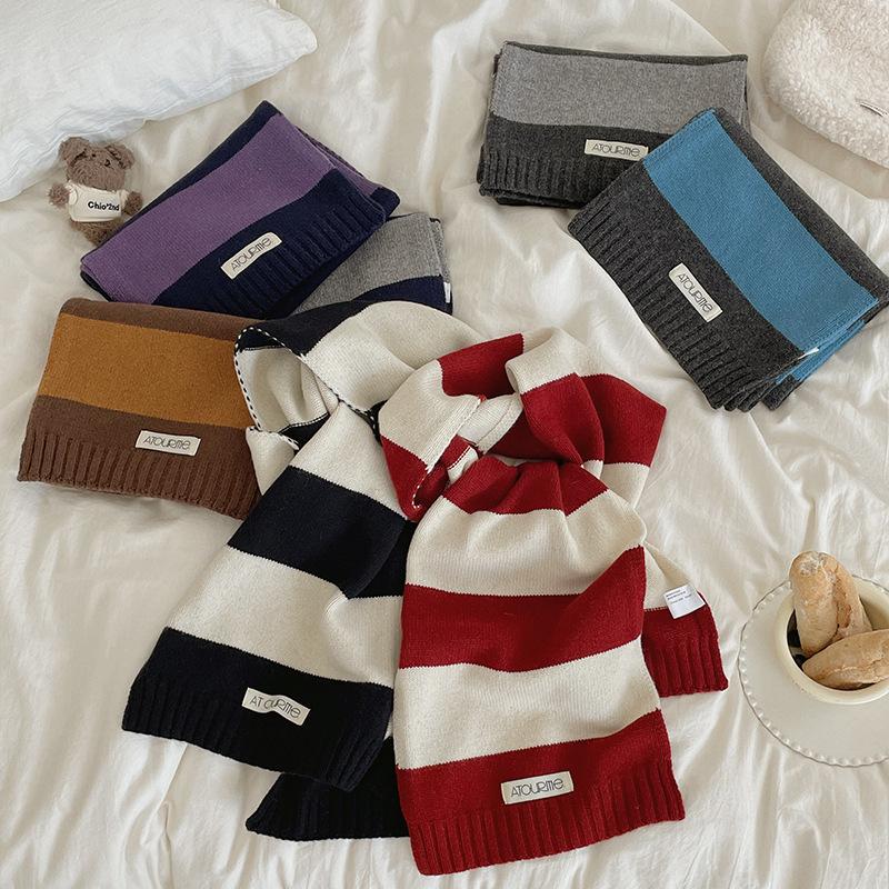 This is a new autumn and winter versatile scarf with a color blocking atmosphere and a high end look  It is a fashionable and warm scarf for women