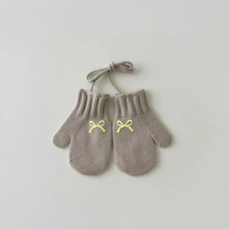 

Милые варежки с бантиком для девочек, вязаные, однотонные, шерстяные, на шнурке через шею, зимние теплые детские перчатки 3-6 лет, детские накидки для рук бежевый