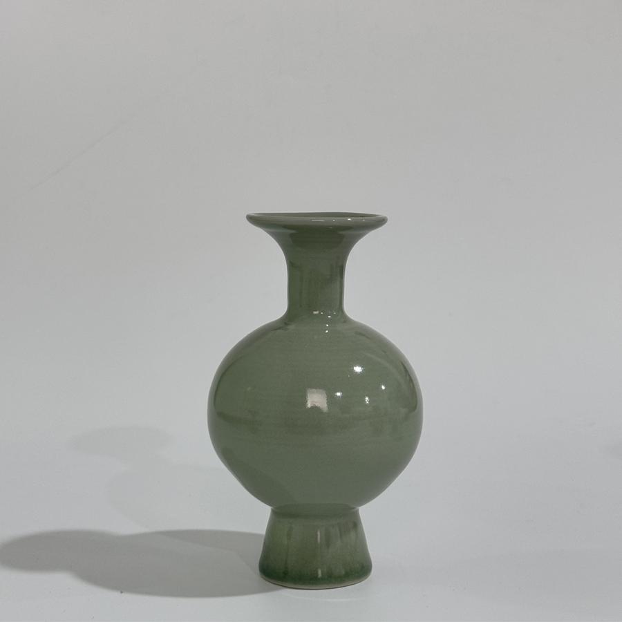 Ceramic Vase, Suitable for Home, Living Room, Dining Table, Farmhouse, Office Decoration, Bedroom, Table, and Kitchen Shelves