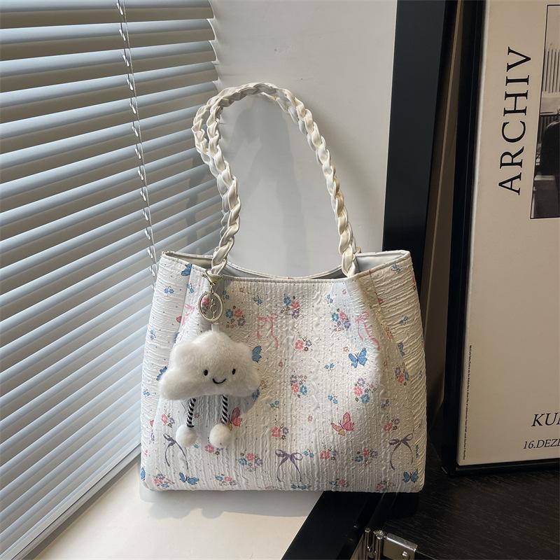 

Commute Fashion Tote Bag for Female Students, A Casual Single-shoulder Bag for Class Use With pendant