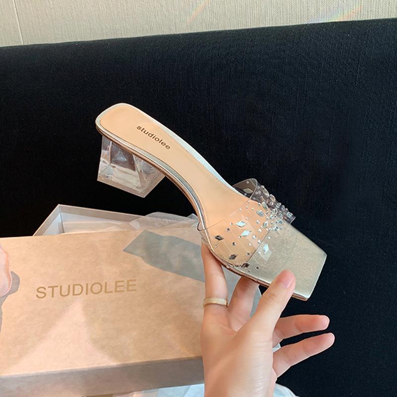 

Виноградная мать 2025 лето новые квадратный носок стразы прозрачный пвх кристалл толстый каблук шлепанцы женские сандалии на улицу 40 серебряный