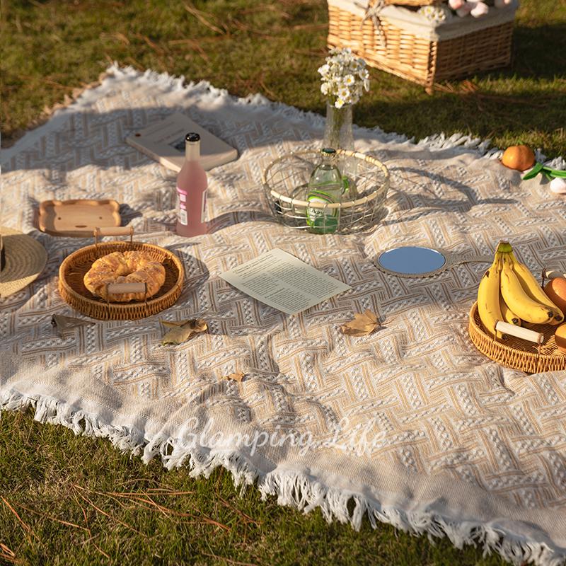 Moisture-Proof Picnic Mat: Outdoor Camping, Beach & Seaside Blanket