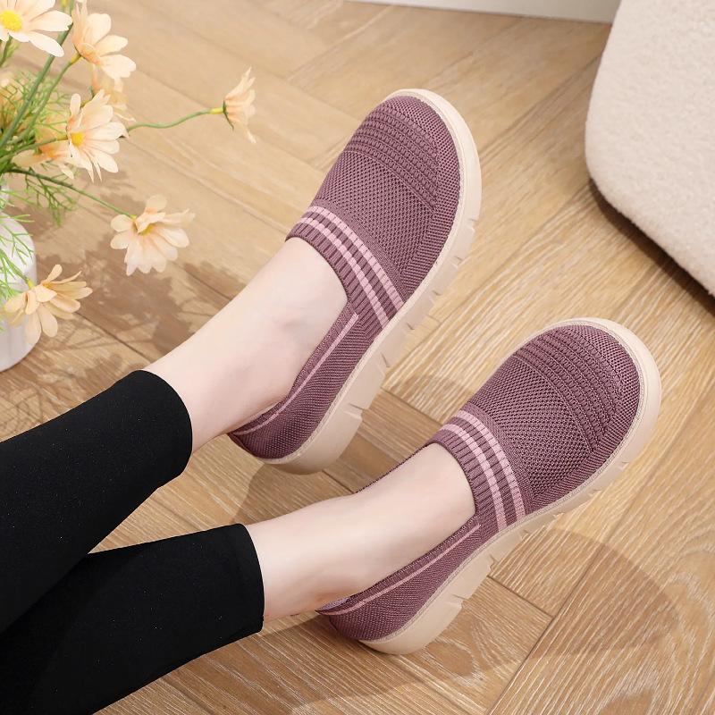 Women's Fly Weave Shoes 2026 Autumn New Outdoor Non Slip Soft Sole Slip on Flats Lightweight Comfortable Breathable Casual Shoes