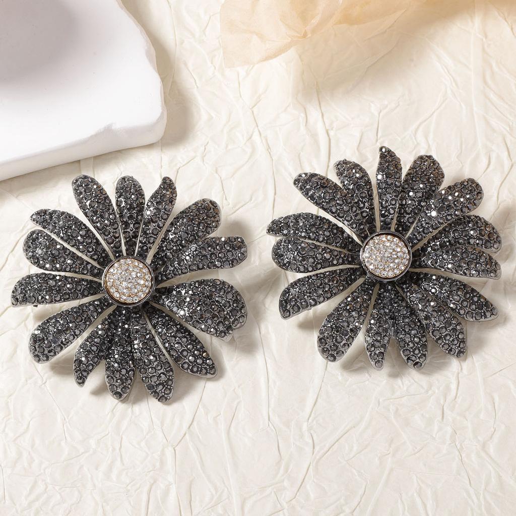 Exaggerated Exquisite Heavy Industry Alloy Full of Diamonds Temperament Big Flower Stud Earrings Medieval Fashion Party Women's Models