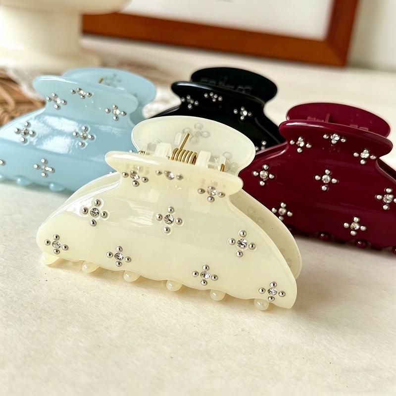 Sophisticated Deep-Tone Hair Clamp Adorned With Intricate Sparkling Micro-Studs For An Elevated Evening Look And Secure Hold