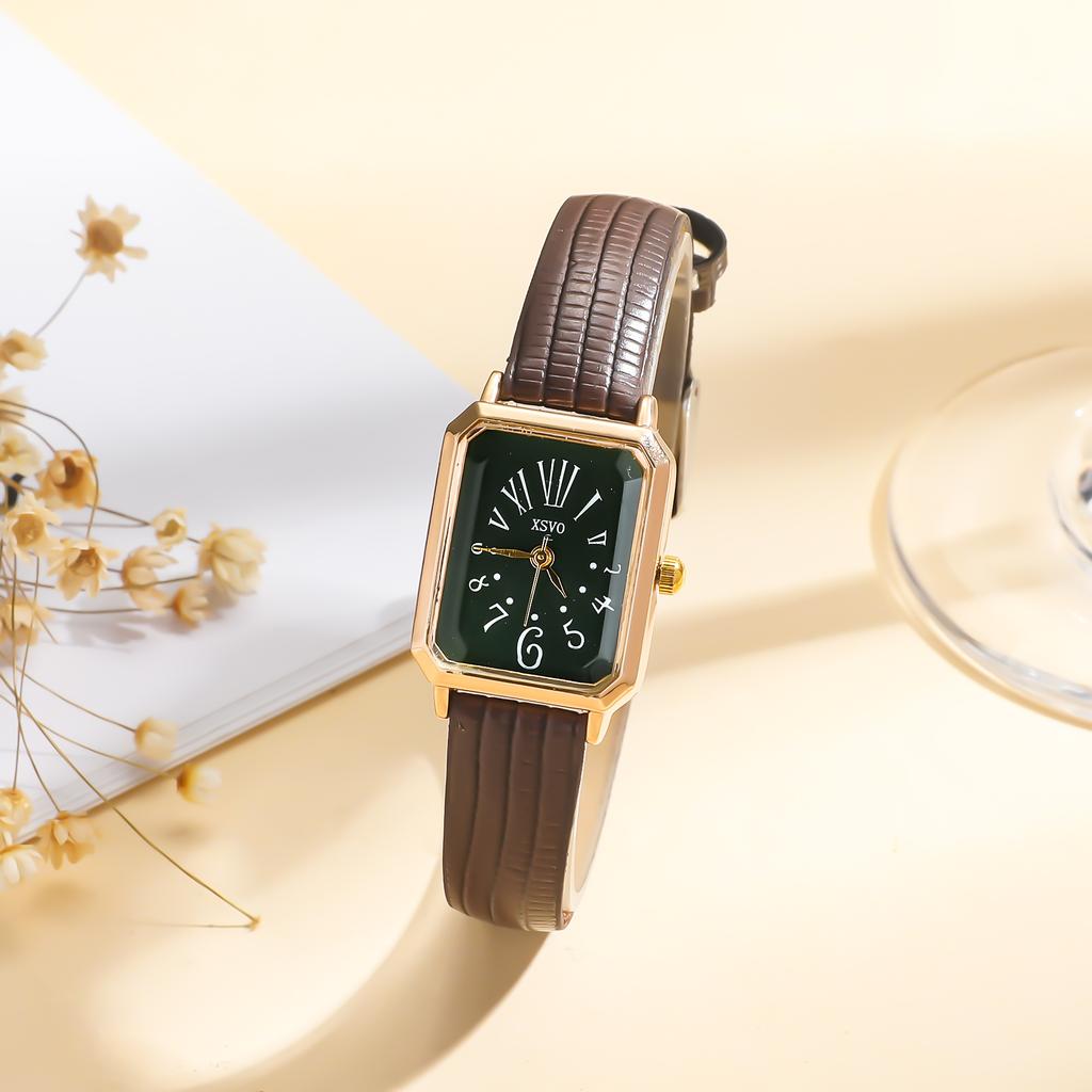 Surprise blind box; new fashion trend classic vintage belt men's quartz watch.