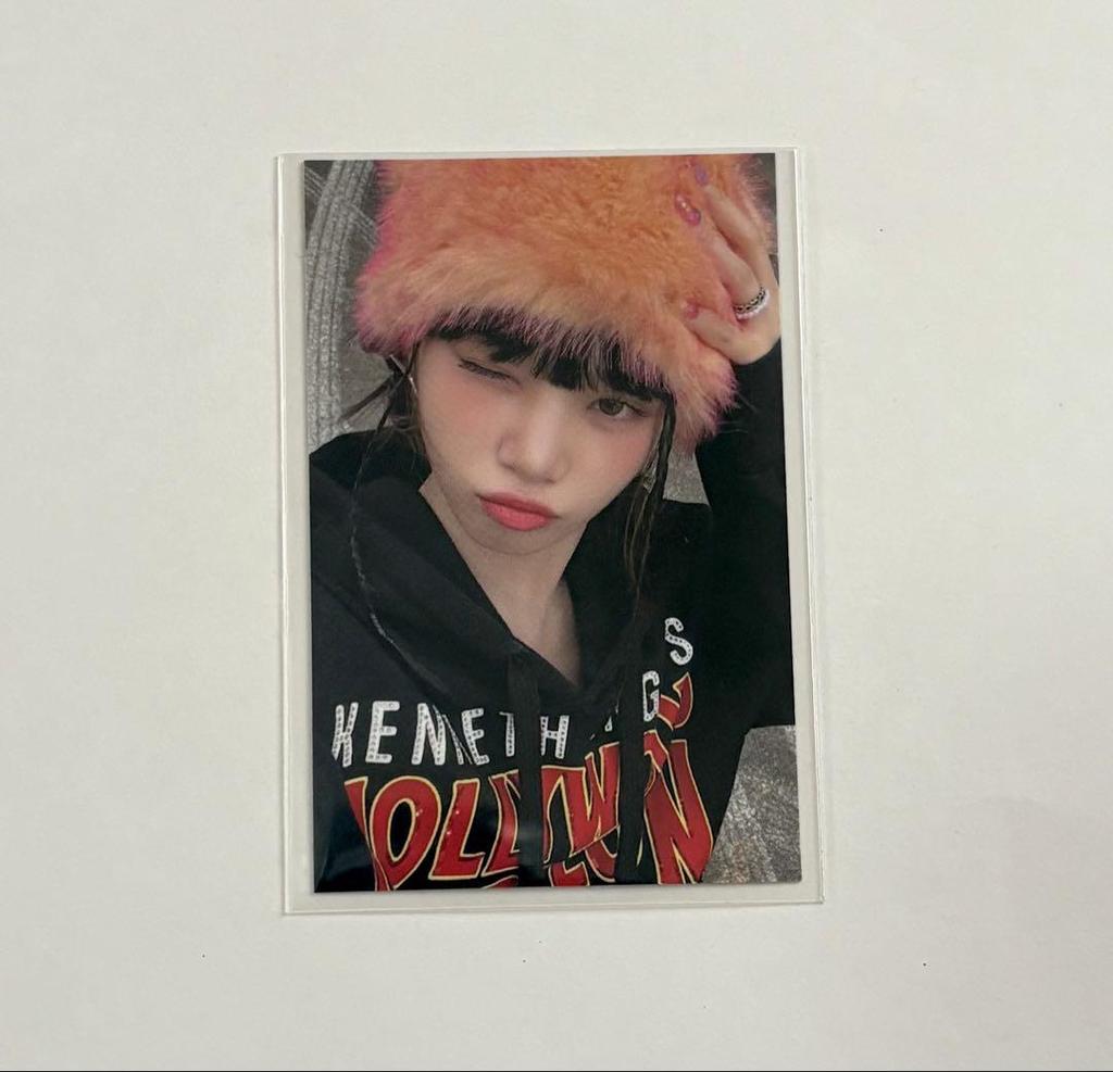 [USED] Rare Lu Seraphim Chaewon Sanok Trading Card Antifragile