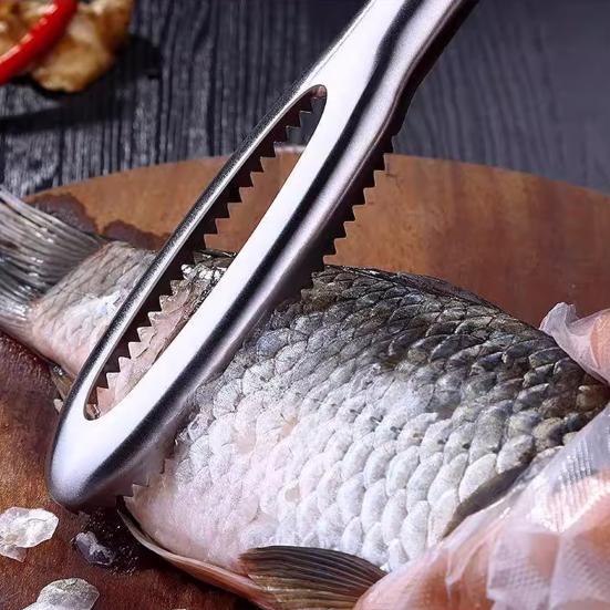 Stainless Steel Fish Scale Remover with Sharp Sawtooth Ergonomic Handle Manual Fish Scale Descaler Descaling Removal Tools Kitchen Gadgets