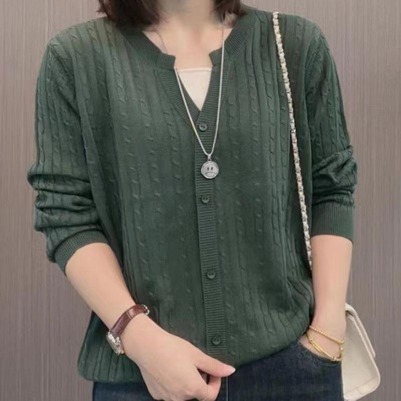 Autumn and Winter Fashionable Western-style Patchwork Fake Two-piece Loose Casual Versatile Long Sleeved Knitted Sweater 3XL 2160₽