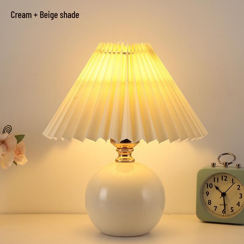 Retro 2025 High-End Eye-Protection Desk Lamp: Luxury Sleep-Aid Atmosphere for Bedroom and Bedside.