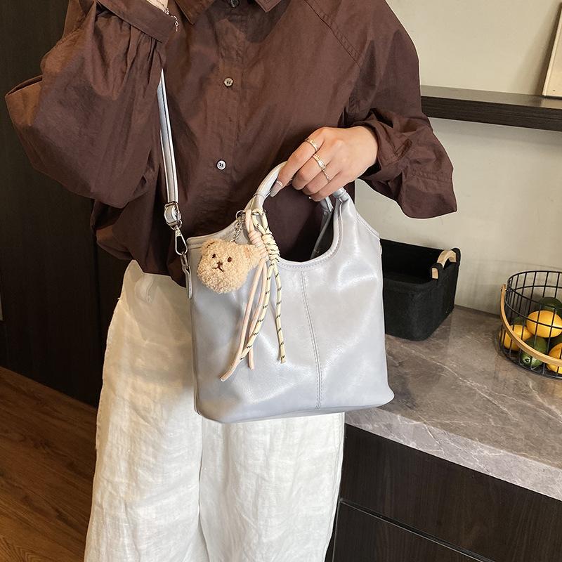 Large Capacity Bag Women's New Versatile Soft Leather Messenger Bag Women's Casual Portable Tote Bag