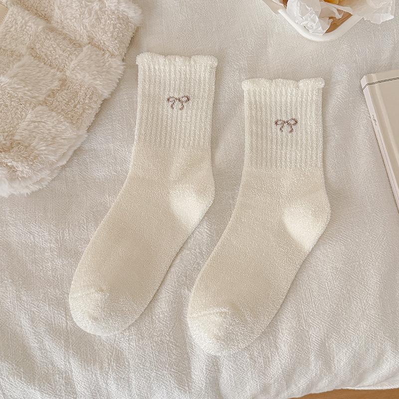 Female Autumn and Winter Plus Velvet Thickened Warm Postpartum Month Boneless Floor Tube Socks