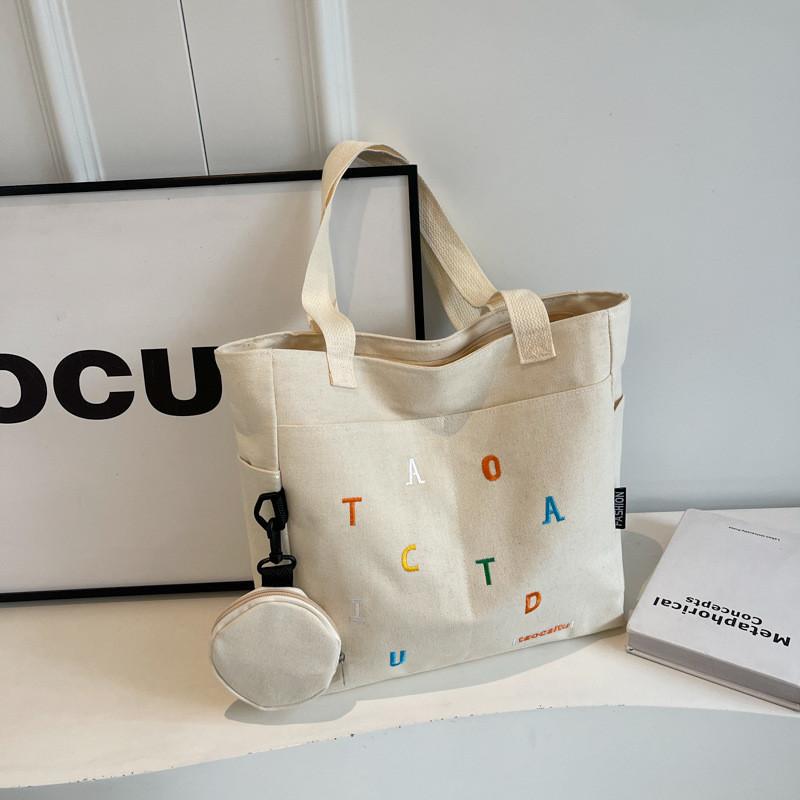 

Trendy Street Style Tote Bag In Spacious Design Ideal For Everyday Carry And Fashion OffWhite