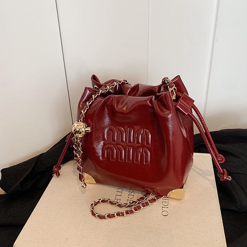 Fashion Chain Bucket Bag Women's 2024 New Korean Version Niche Versatile Shoulder Bag High-end Casual Messenger Women's Bag