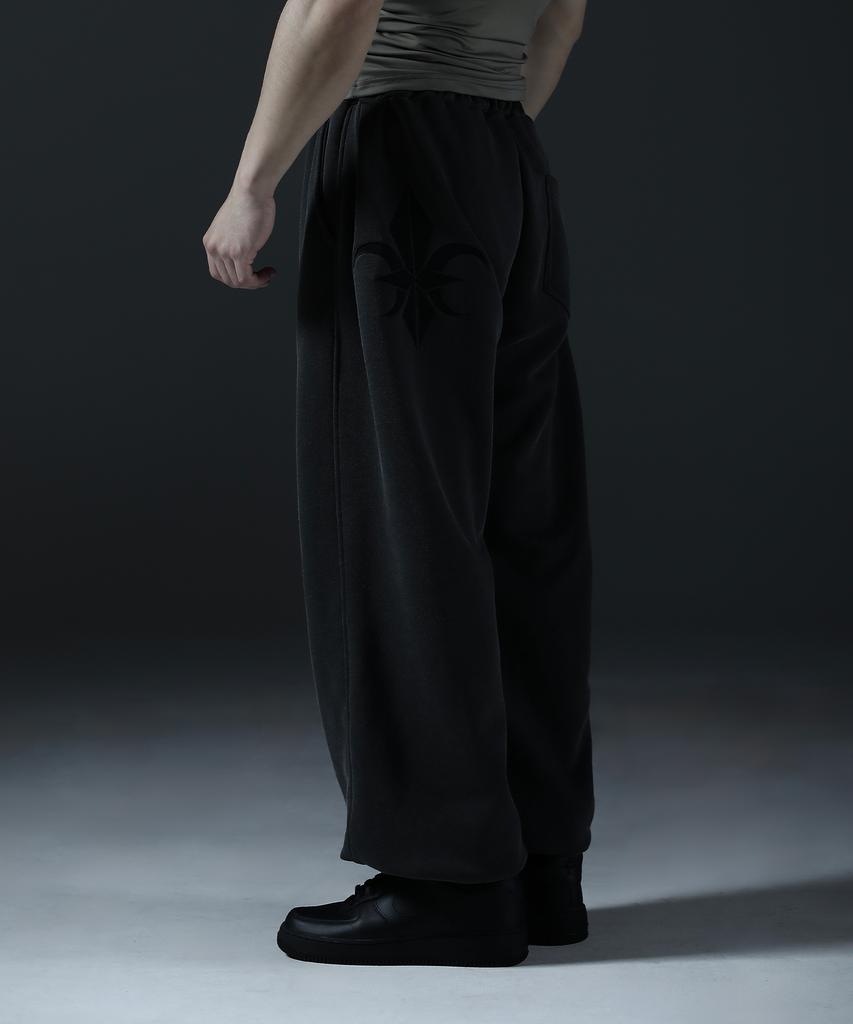 CARMID Wide Pigment Big Logo Jogger Pants [Charcoal]