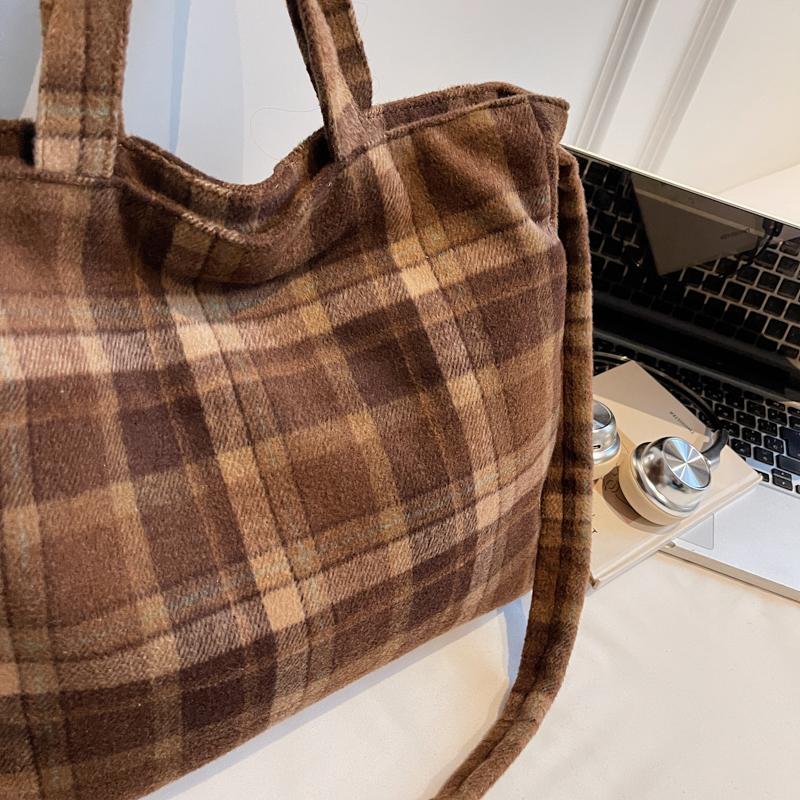 Women's Vintage Plaid Shoulder Bag Large Capacity Commuting Lightweight Tote Bag