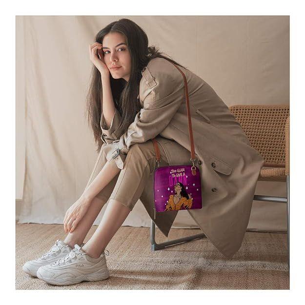 Trapeze Sling Crossbody kabelka pro dívky a ženy | Vyrobeno z odolného materiálu veganské kůže | Pečlivě ručně vyráběné | Zavírání na zip