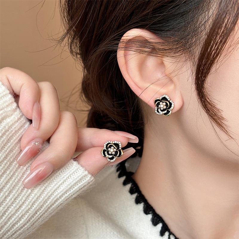 Dripping Zircon Pearl Flower Earrings for Women Trendy Stud Earrings Personality Commuter Inlaid Rhinestone Zircon Women