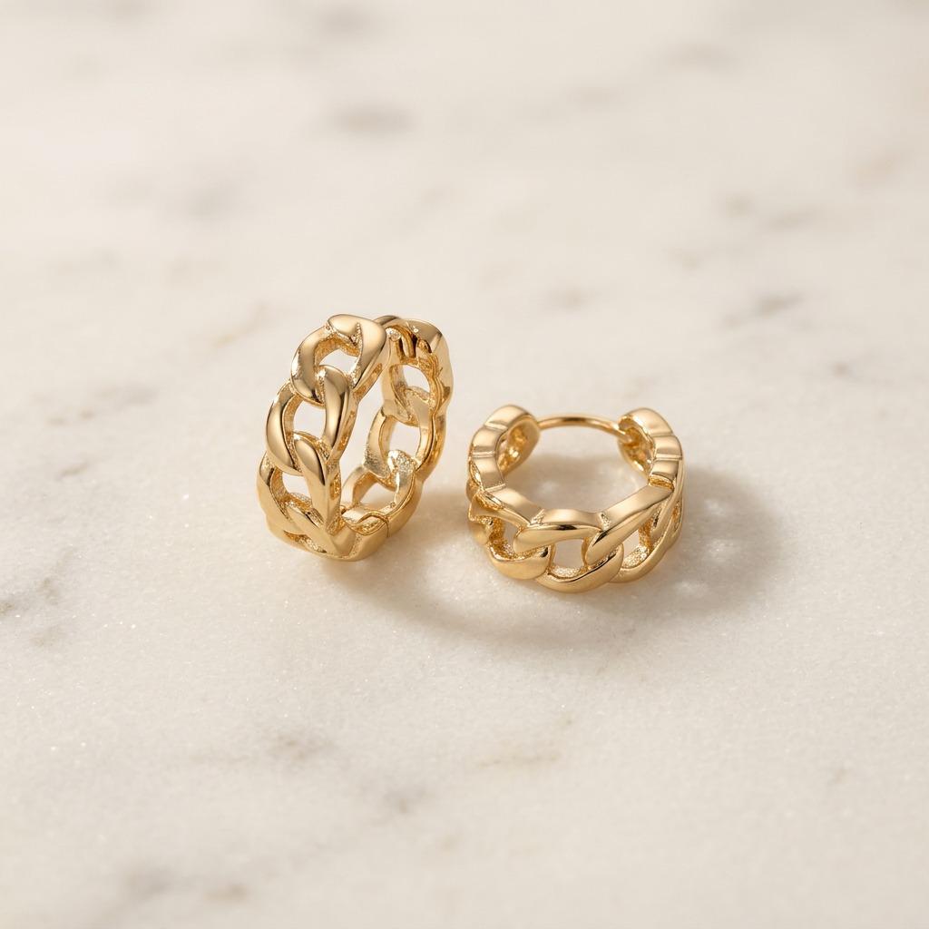 European & American Light Luxury Hollow Chain Metal Cubic Link Ear Cuff Earrings – French High-End Commuting Accessory