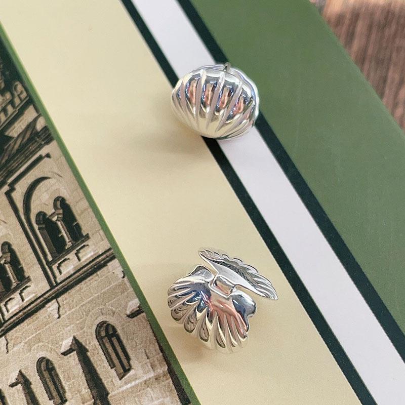 

Серьги-ракушки из стерлингового серебра S925, женский французский нишевый дизайн Totitum, простая легкая поверхность, веерообразная текстура, пряжка для ушей