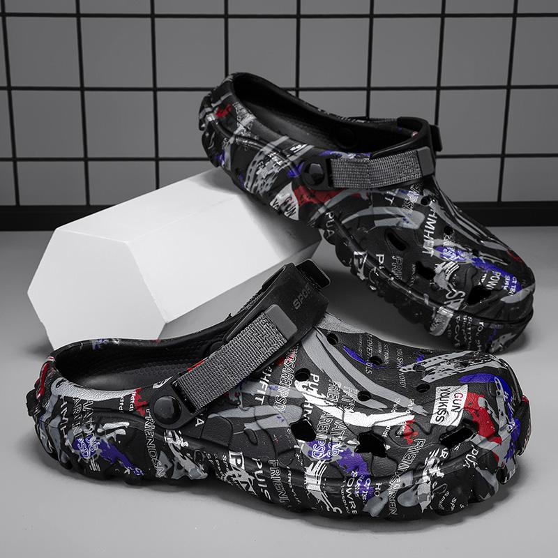 Summer Men Garden Clogs 2025 Summer Slippers for Men Outdoor Slide Soft Beach Shoes Male Summer Sandals