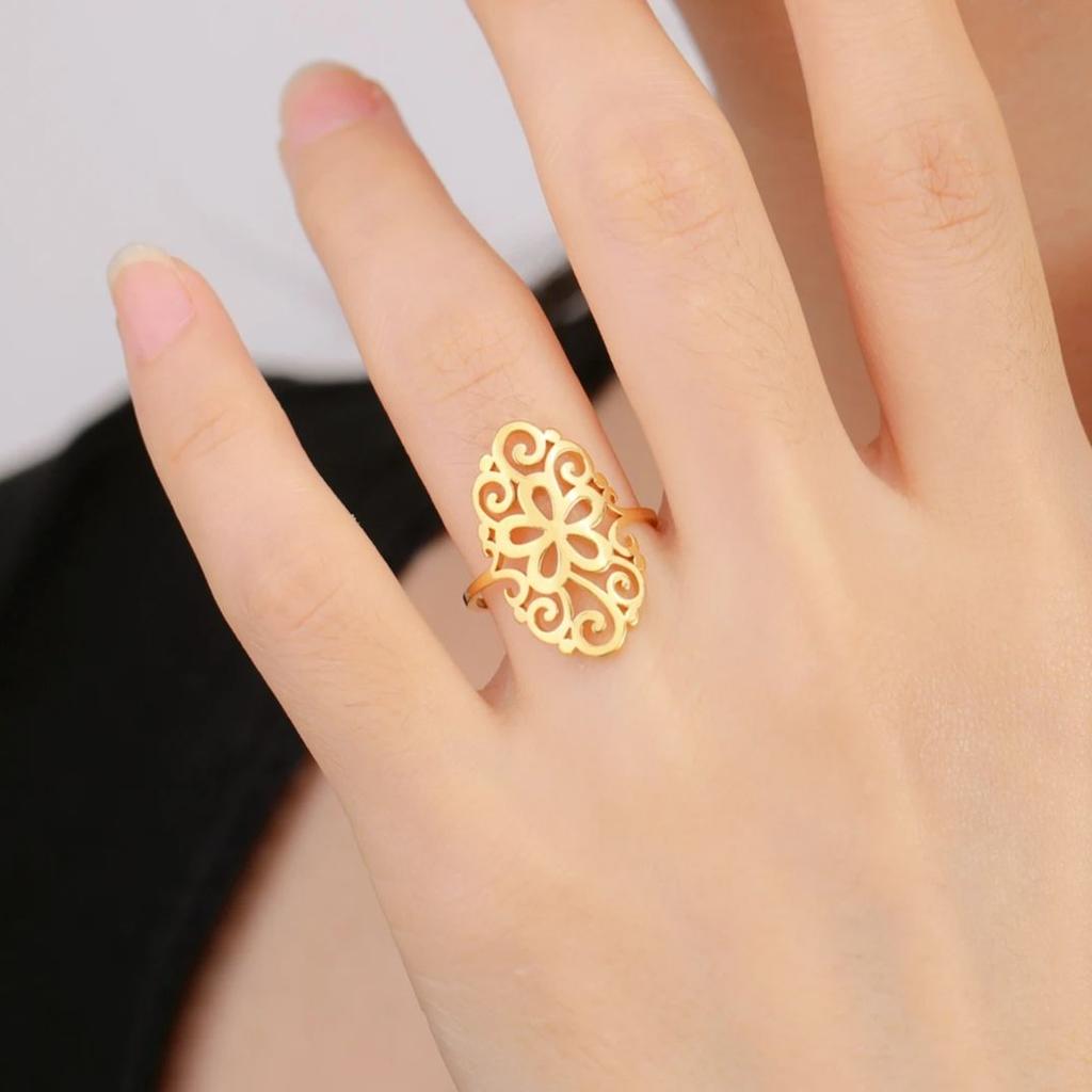 LIKGREAT Hollow Filigree Flower Finger Ring for Women Couple Stainless Steel Fashion Design Jewelry Boho Trend Birthday Gift