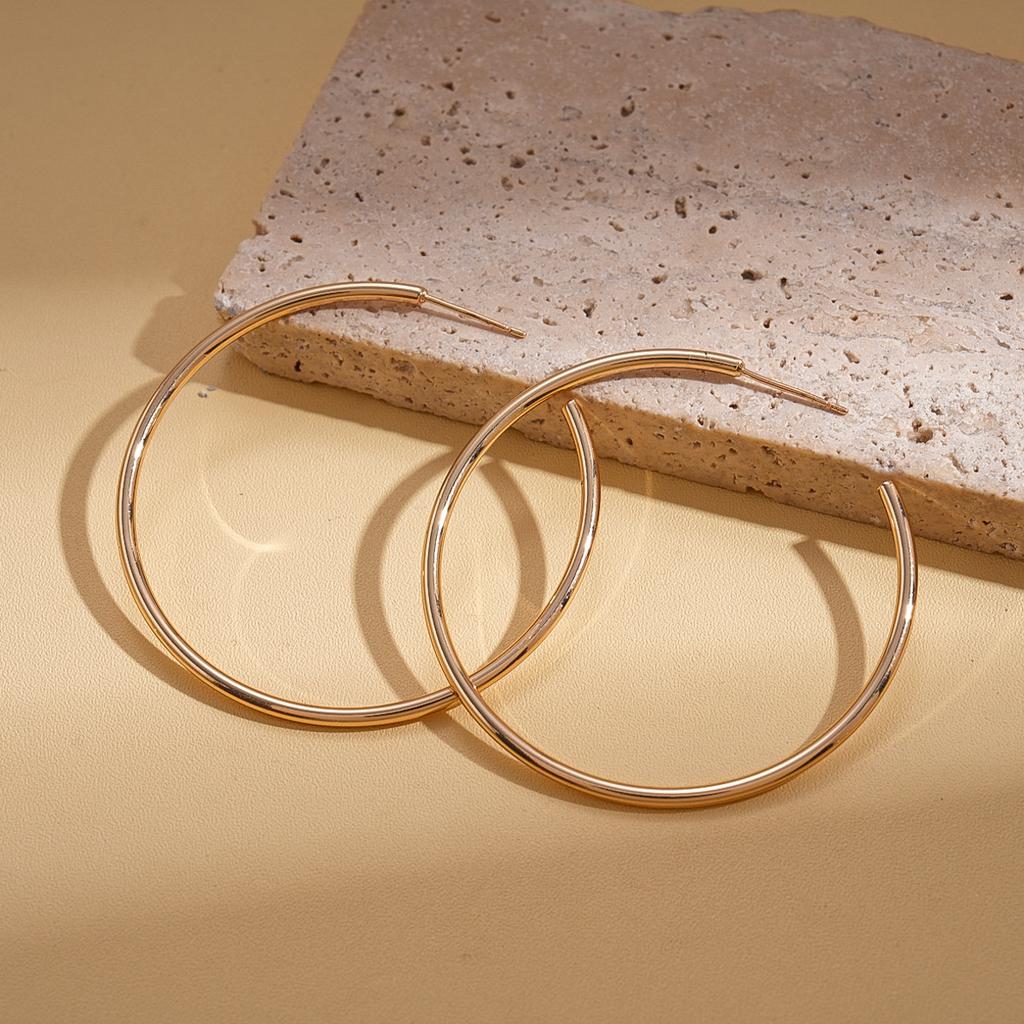 Smooth Geometric Round Silver Needle Stud Earrings, Metallic Sense, Fashionable and Versatile Temperament Earrings