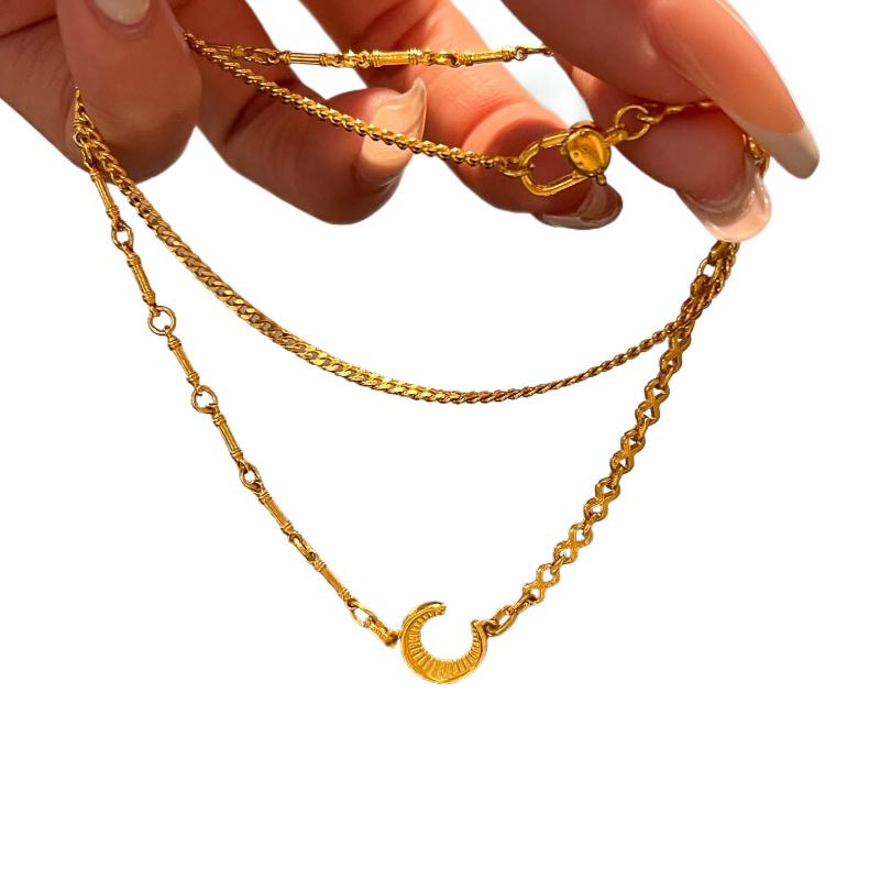 Classic Moon Pendant Clavicle Chain Fashion Exquisite Necklace Light luxury and unique Irregular Jewelry Gift Accessories
