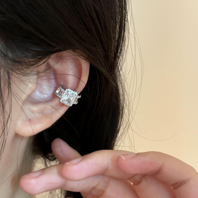 Bling Zirconia Square No-Piercing Ear Clip - Painless, Colorfast, Light Luxury Earring
