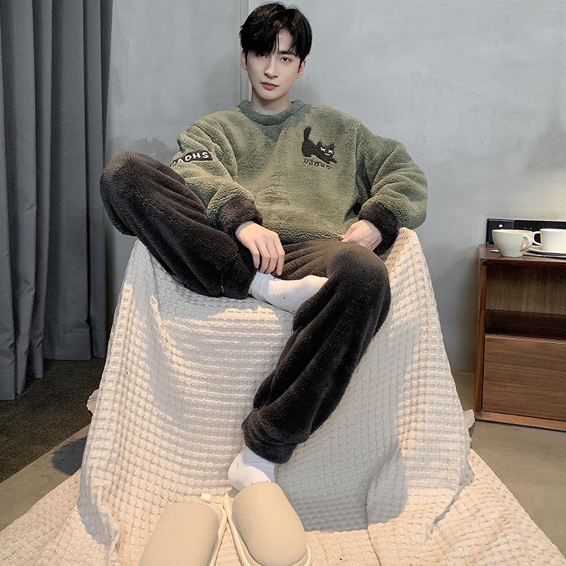 Men's Plush Cartoon Pajama Set - Round Neck, Long Sleeve, Warm Trousers, Perfect for Fall and Winter.