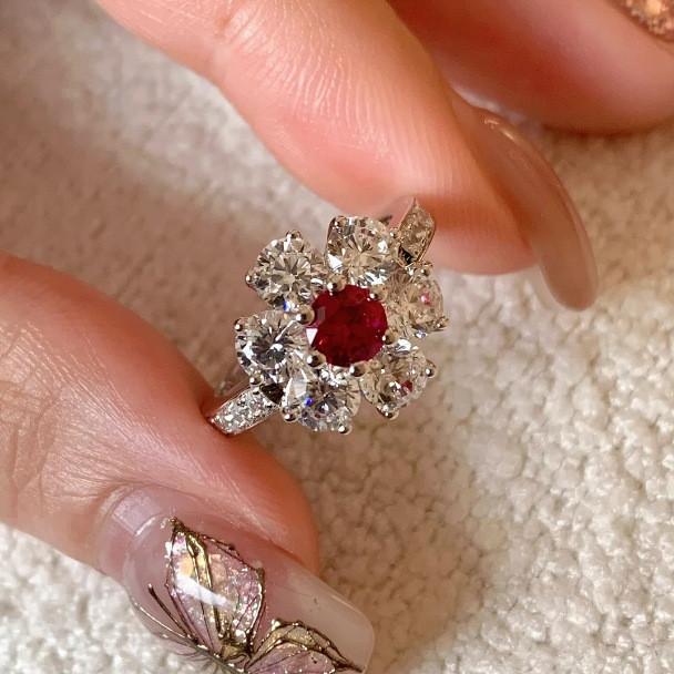 

Минималистичное трендовое кольцо с цветком с уникальным дизайном, идеально подходящее для повседневной носки для женщин