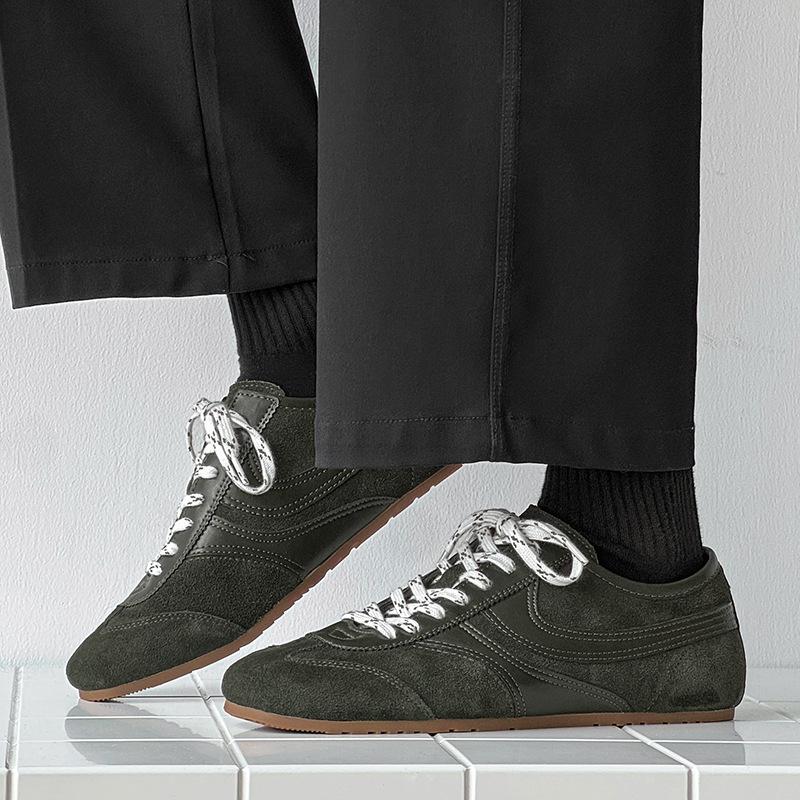 

Spring and summer new niche light luxury board shoes flat-soled soft leather fashionable retro single shoes low-top couple shoes 18656-J 46 темно-зелений колір
