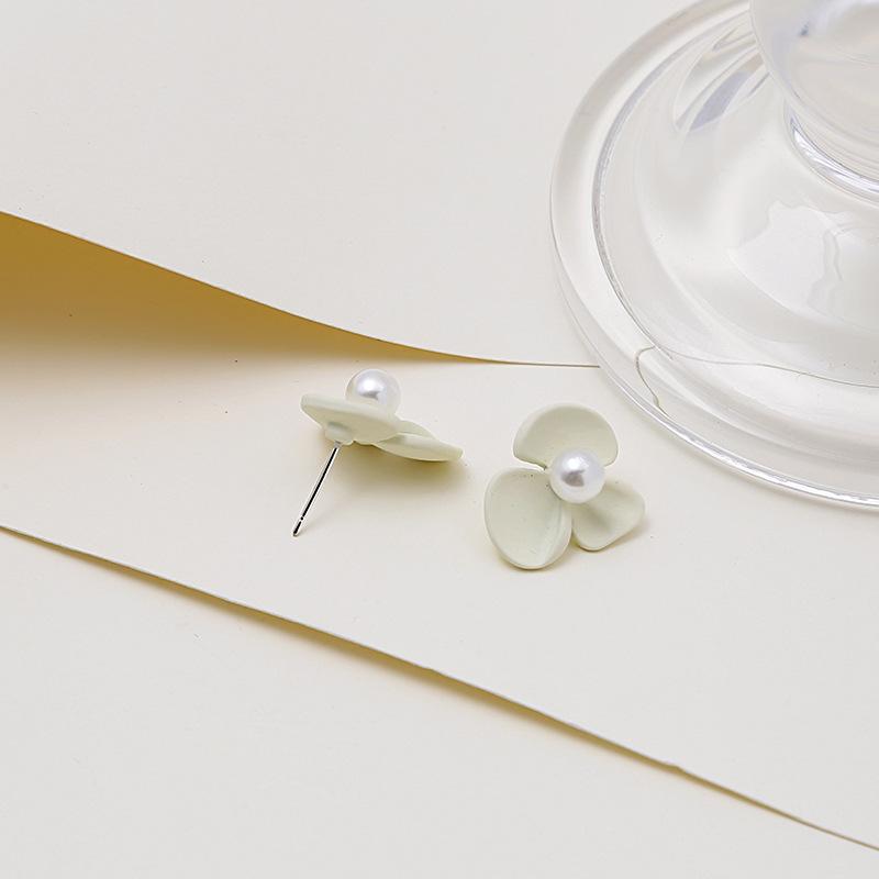 925 Silver Needle French Retro White Flower Stud Earrings