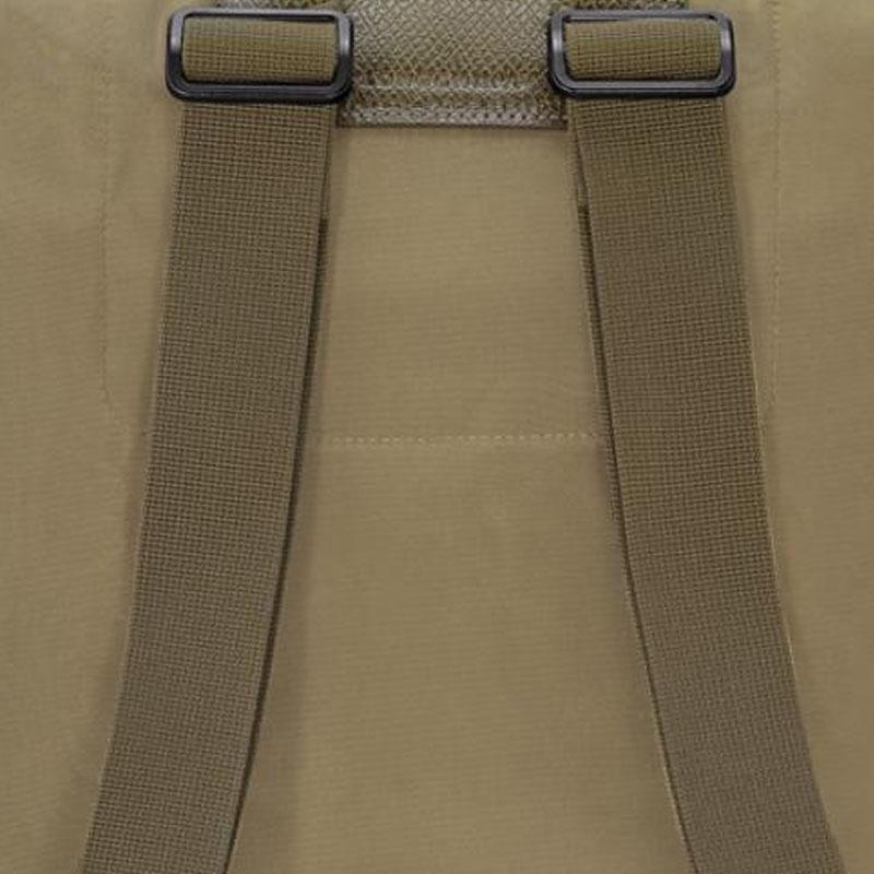 Longchamp Le Pliage Texturiertes Logo Verstellbarer Breiter Schultergurt Rucksack Damenrucksack Artischocken-Grün 10284919M04