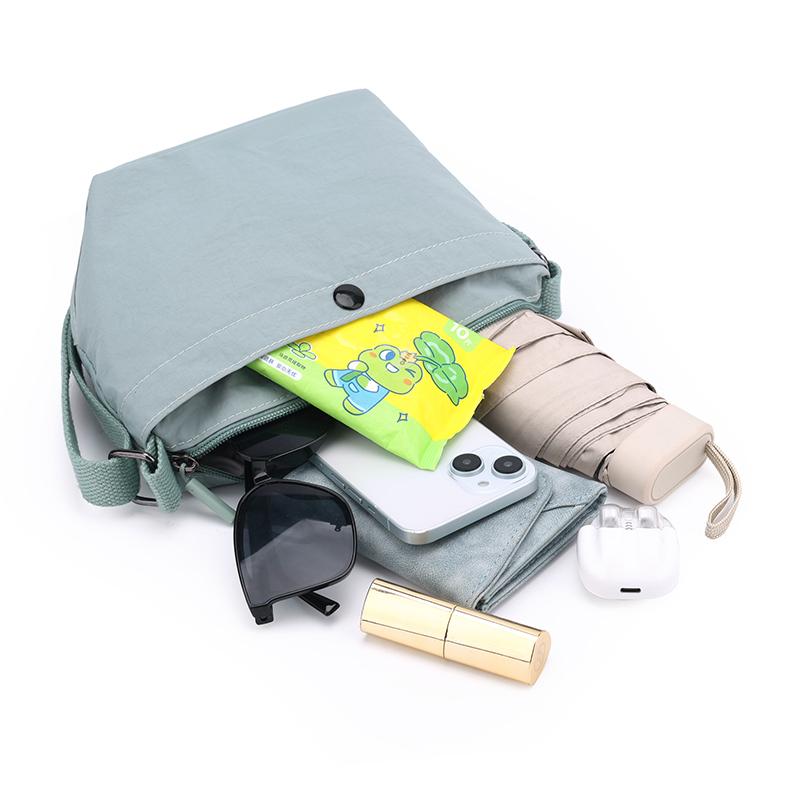 Women's Nylon Crossbody Bag Solid Color Large Capacity Shoulder Dumpling Bag