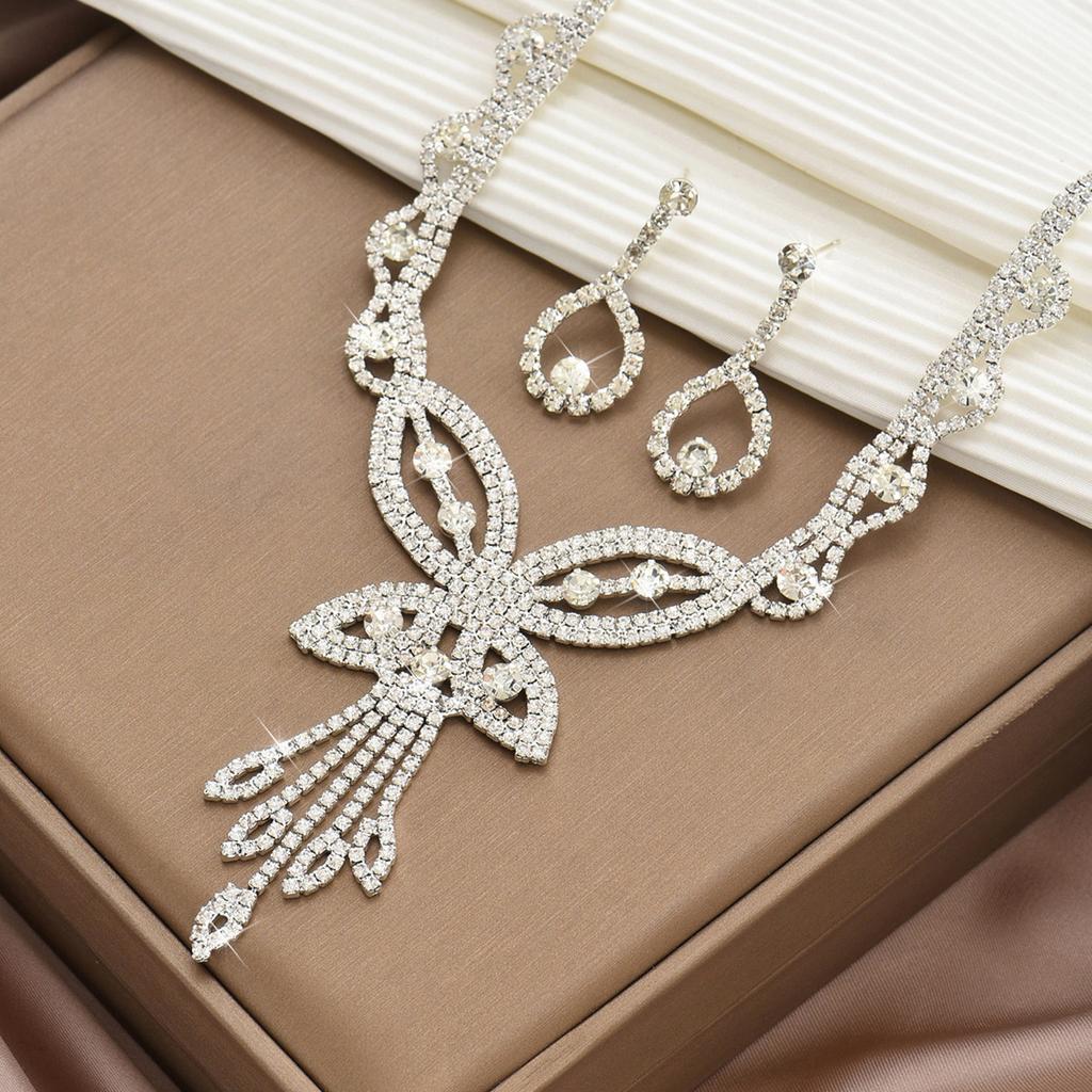 Exaggerated Diamond-Set Flower Fringed Necklace, Stud Earrings Set, Collarbone Chain, Light Luxury High-End Necklace Jewelry For Women