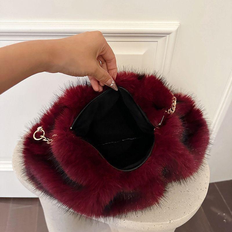 Premium Plush Tote Bag for Women - New Autumn Collection Chain Shoulder Bag Large Capacity Furry Tote