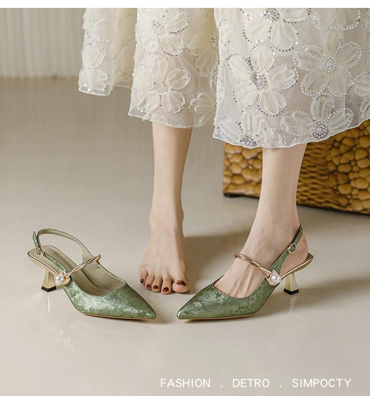 New Chinese Style High Heel Women's Shoes with Pearl Strap - Fashionable and Trendy