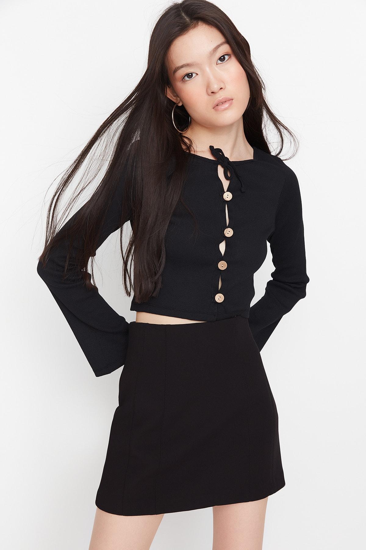 

Блузка - Черный - Классический крой