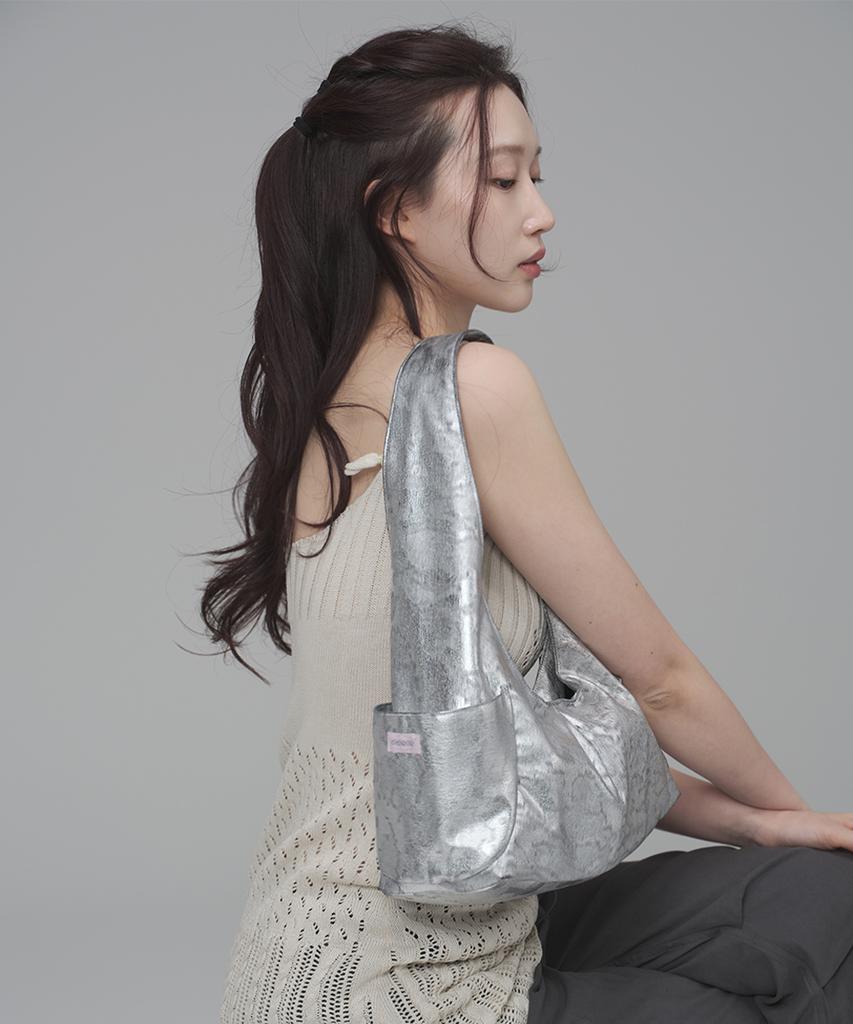 Kimimi Pocket Medium Shoulder Bag Silver