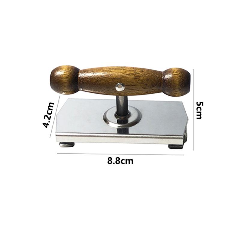 Ny Multifunktionell Flasköppnare i Rostfritt Stål med Ekhandtag Justerbar Kapsylskruv Enkel Kapsylskruv Burköppnare Köksredskap