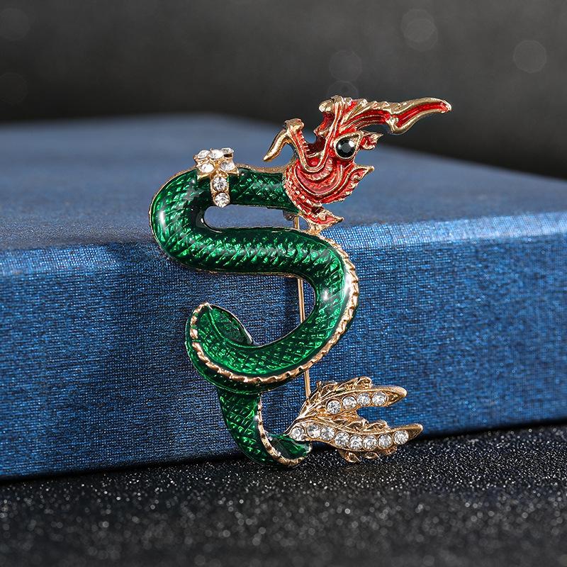 

Тотемный Дракон Тип Дракон Год Дракона Знак Зодиака Капающее Масло Аксессуары Модная Брошь 2*4cm