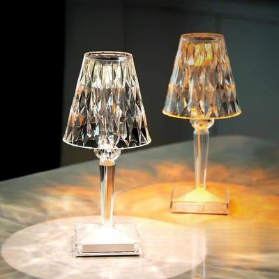 Moderne Schlichte Zarte Acryl Tischleuchte USB Wiederaufladbare Touch Schreibtischlampen Schlafzimmer Dekoration LED Diamantform Nachtlicht
