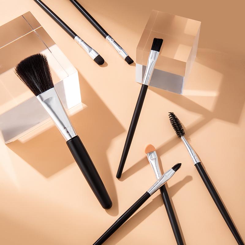 7-Piece Portable Makeup Brush Set: Blush, Eyeshadow, Lip, Eyelash Brushes In Stock