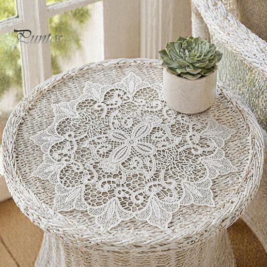 Elegante Spitzengedeckunterlagen Rund Weißes Deckchen, Retro-Gedeckunterlage, Bestickte Tischmatte, Florale Topper-Deckchen für Hochzeit Junggesellinnenabschied Esstischdekoration