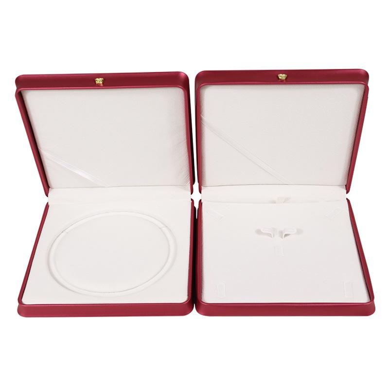 Elegant Pearl Necklace and Jewelry Gift Box Set with Rounded Crown Design